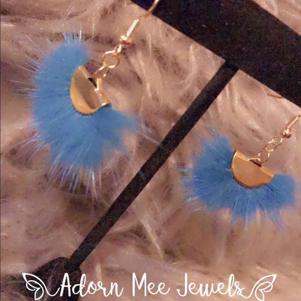 Light blue with Gold Fluffy earrings 💫